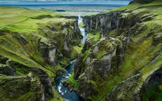 Картинка каньон, природа, пейзаж, река, горы, зелень, Исландия