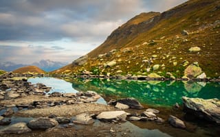 Картинка природа, горы, озеро, пейзаж, камни, отражение, небо, осень