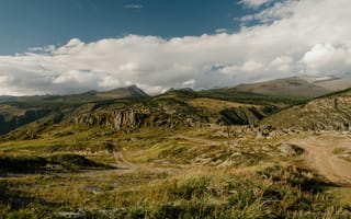 Картинка пейзаж, горы, природа, небо, дорога, трава, облака