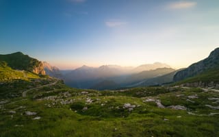 Картинка горы, пейзаж, природа, закат, зелень, долина, небо