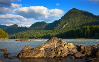 Картинка природа, река, горы, камни, лес, пейзаж, небо, облака