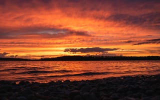 Картинка закат, природа, озеро, небо, пейзаж, камни, вода