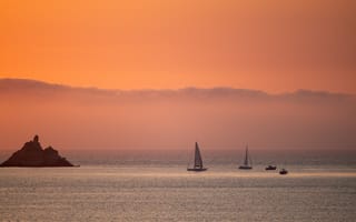 Картинка закат, море, парусник, остров, пейзаж, природа, корабли