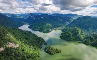 Картинка природа, горы, река, пейзаж, озеро, зелень, облака, вода, высота, красота