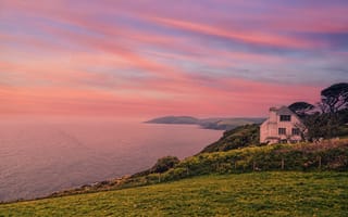 Картинка пейзаж, дом, море, закат, природа, берег, небо, зелень, отдых, красота