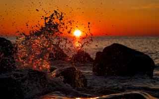 Картинка закат, море, камни, волны, солнце, природа, вода, пейзаж, отражение, красота