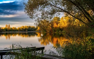 Картинка озеро, природа, осень, пейзаж, деревья, водная гладь, закат, спокойствие