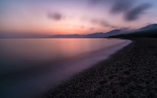 Картинка море, закат, пейзаж, пляж, горы, небо, спокойствие