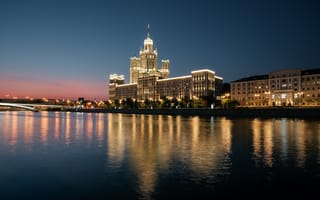 Картинка Москва, ночной город, река, архитектура, освещение, здание, пейзаж, отражение, небо, городские огни