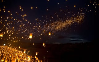 Картинка фонари, ночное небо, праздник, свет, люди, звезды, атмосфера