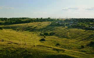 Картинка пейзаж, природа, зелень, дома, горы, небо, электрические столбы