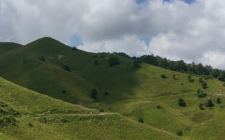 Картинка пейзаж, горы, природа, зелень, облака, холмы, лето