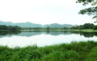 Картинка природа, озеро, горы, пейзаж, зелень, отражение, спокойствие