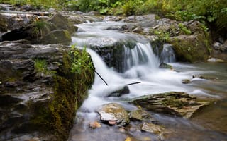 Картинка река, водопад, природа, камни, поток, зелень, пейзаж
