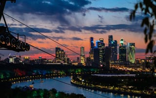 Картинка город, закат, небо, архитектура, река, огни, пейзаж, современный