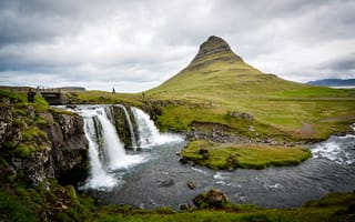 Картинка горы, гора, природа, водопад, вода, река, Киркьюфедль, Киркьюфетль, Исландия, облачно, облачный, облака, тучи, облако