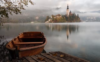 Картинка озера, озеро, пруд, пейзаж, природа, вода, лодка, отражение, осень