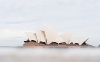 Картинка города, здания, дома, город, Сиднейский оперный театр, Сиднейский театр, театр, Сидней, Австралия, облачно, облачный, облака, тучи, облако, туман, дымка