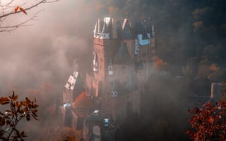 Обои архитектура, замок, крепость, осень, туман, дымка