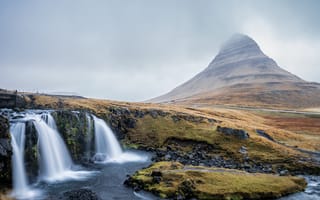 Картинка горы, гора, природа, Киркьюфедль, водопад, Исландия, облачно, облачный, облака, тучи, облако, небо