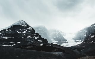 Картинка горы, гора, природа, пейзаж, скала, снег, белый, зима, туман, дымка