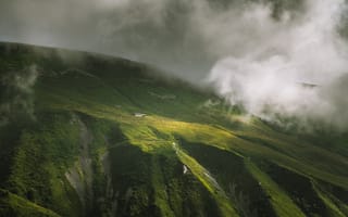 Картинка горы, гора, природа, Валь Таледжо, Бергамо, Италия, облачно, облачный, облака, тучи, облако, небо, туман, дымка