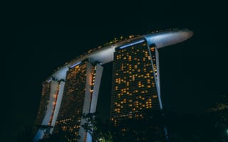 Обои архитектура, Marina Bay Sands, Марина-Бэй, Сингапур, здание, современный, ночь, зданиe, огни, подсветка, вечер, сумерки