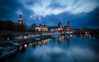 Картинка города, здания, дома, город, Дрезден, Германия, ночь, вода, озеро, пруд, река, облака, туча, облако, тучи, небо, отражение