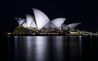 Картинка города, здания, дома, город, Сиднейский оперный театр, Сиднейский театр, театр, Сидней, Австралия, черный, темный, отражение