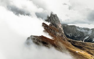 Картинка горы, гора, природа, Южный Тироль, Сеседа, Италия, скала, вершина, облачно, облачный, облака, тучи, облако, небо, туман, дымка