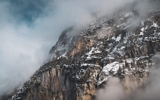 Картинка горы, гора, природа, скала, снег, белый, туман, дымка, облачно, облачный, облака, тучи, облако, небо