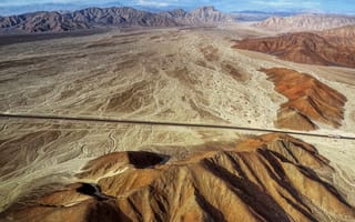 Картинка горы, гора, природа, Пустыня Наска, Наска, Перу, скала, пустыня, песок, песчаный, засушливый, холм, сверху, c воздуха, аэросъемка, съемка с дрона
