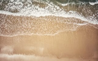 Картинка океан, море, вода, природа, брызги, всплеск, волна, берег, побережье, песок, песчаный, пляж, сверху, c воздуха, аэросъемка, съемка с дрона