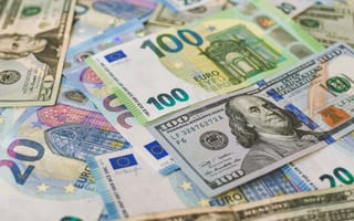 Картинка деньги, экономика, финансы, купюра, банкнота, наличка, евро, EUR, валюта, доллар США, американский доллар, доллар, USD