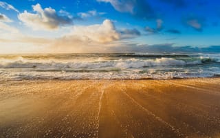 Картинка океан, море, вода, природа, волна, берег, побережье, песок, песчаный, пляж, облака, туча, облако, тучи, небо