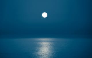 Картинка океан, море, вода, природа, ночь, темнота, луна, отражение, свечение