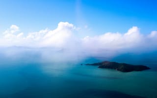 Картинка океан, море, вода, природа, пейзаж, голубой, бирюзовый, остров, небо, облака, туча, облако, тучи, сверху, c воздуха, аэросъемка, с дрона