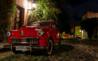 Картинка красный автомобиль, ночной город, улица, лампа, пейзаж, винтаж, природа