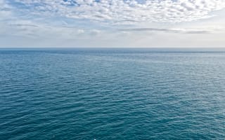 Картинка море, небо, облака, гладь воды, пейзаж, природа, спокойствие