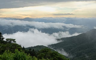 Картинка горы, облака, природа, пейзаж, лес, закат, туман