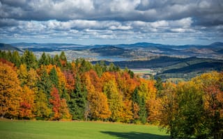 Картинка осень, пейзаж, природа, деревья, горы, небо, озеро