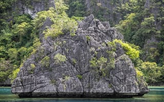Картинка скала, природа, остров, водоем, зелень, пейзаж, горы
