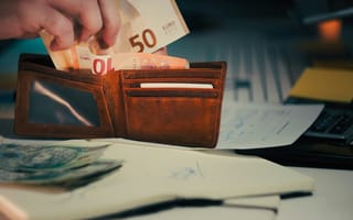 Картинка деньги, кошелек, банкноты, финансы, экономия, бюджет, платежи