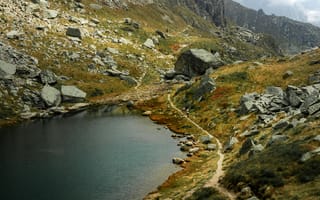 Картинка природа, горы, озеро, пейзаж, пешеходная тропа, камни, осень