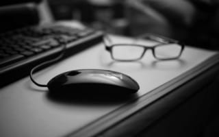 Картинка мышь, клавиатура, черная, компьютерная, стол, очки