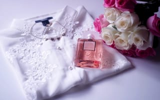 Картинка блуза, букет, розы, парфюм, блузка, chanel coco mademoiselle, цветы