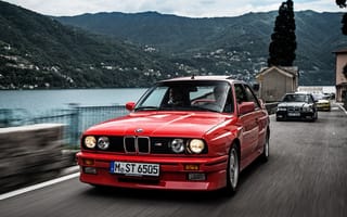 Обои BMW, E30, 1986, Спереди, Автомобили, Купе, едет, автомобиль, БМВ, машина, скорость, красные, авто, едущая, машины, Красный, красная, Движение, едущий, красных