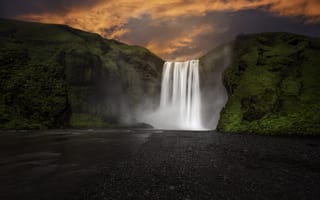 Картинка Исландия, Skogafoss, мха, Мох, мхом, скале, Водопады, скалы, Утес, Скала, Вечер, Природа