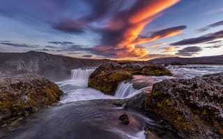 Картинка Исландия, Природа, облако, Водопады, речка, Облака, Реки, Мох, Вечер, Небо, облачно, мхом, мха