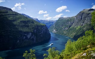 Обои Норвегия, Geiranger, заливы, Скала, залива, скалы, Природа, Fjord, гора, скале, Горы, Залив, Утес